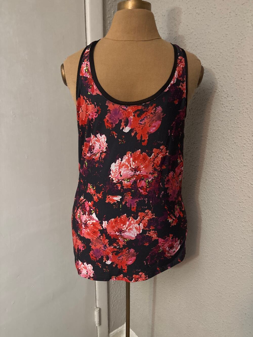 Fabletics Racerback Netted Floral Tank S Activewear Athleisure Dopamine Boho